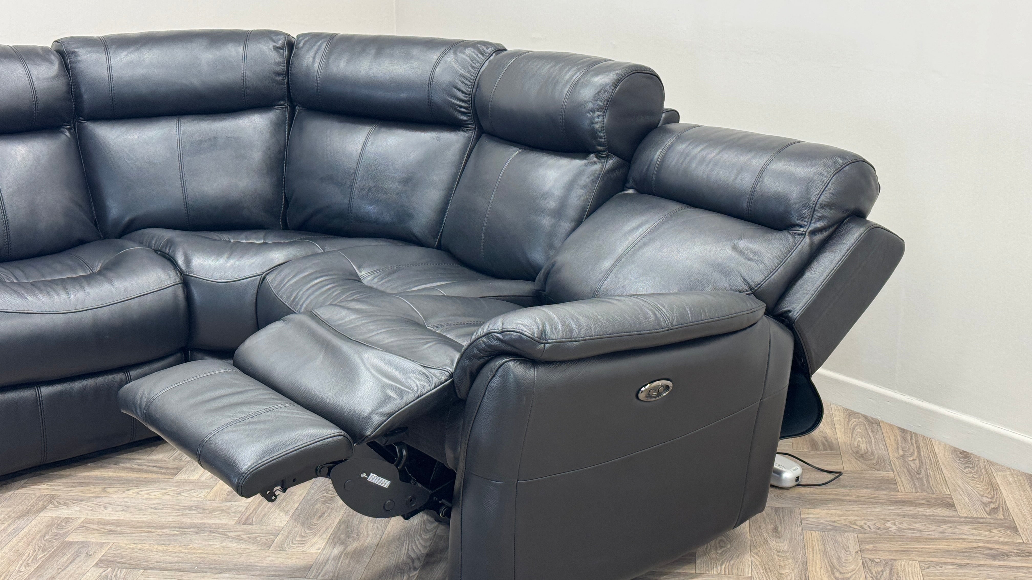 2 Corner 2 Sofa Power Recliner Black Leather