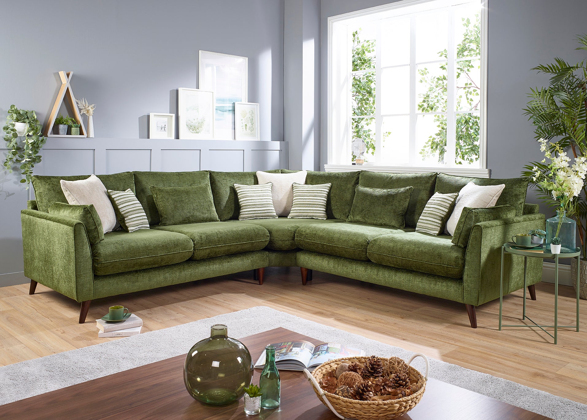 home living outlet sofa 