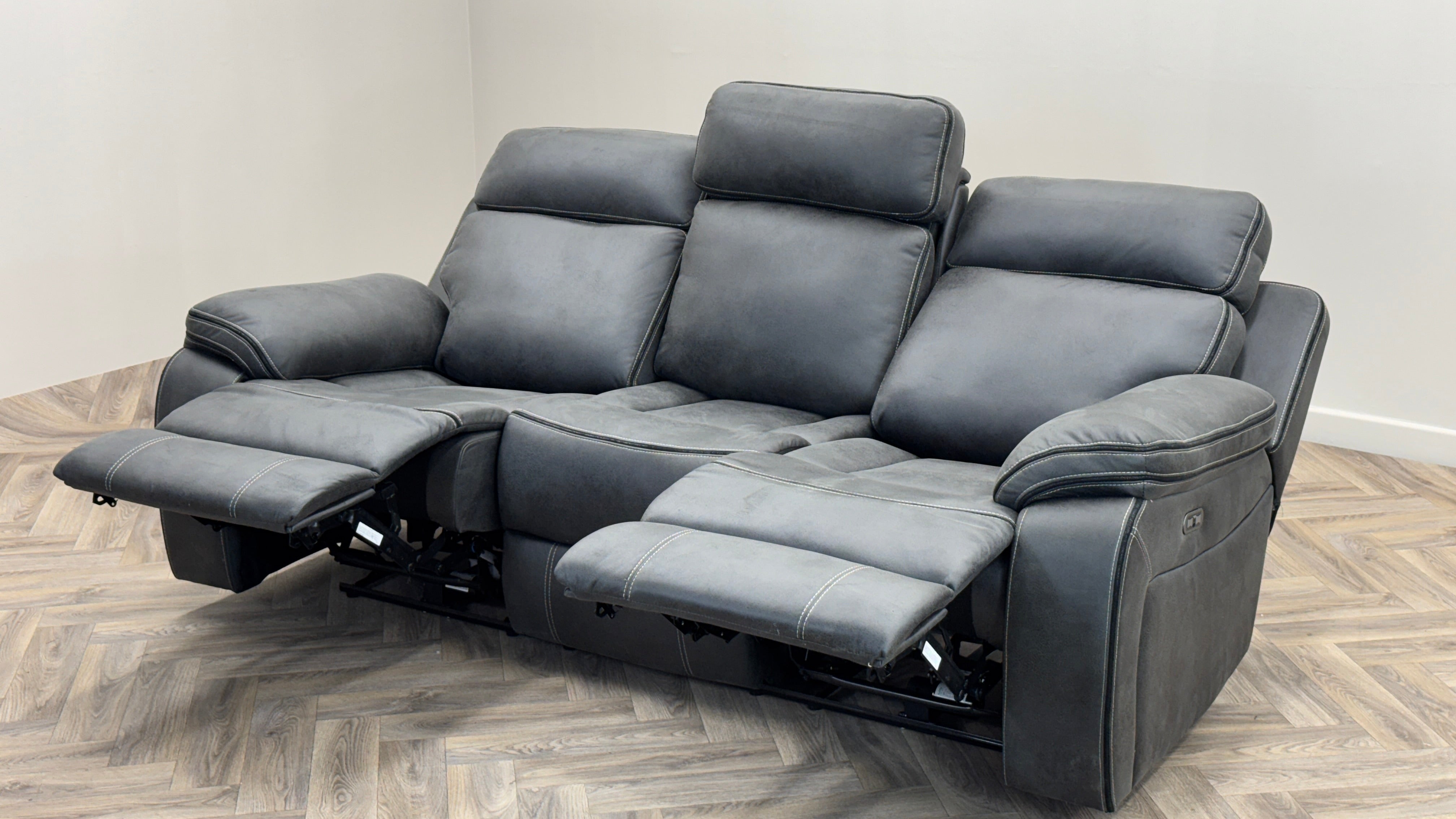 RECLINER SOFA SET