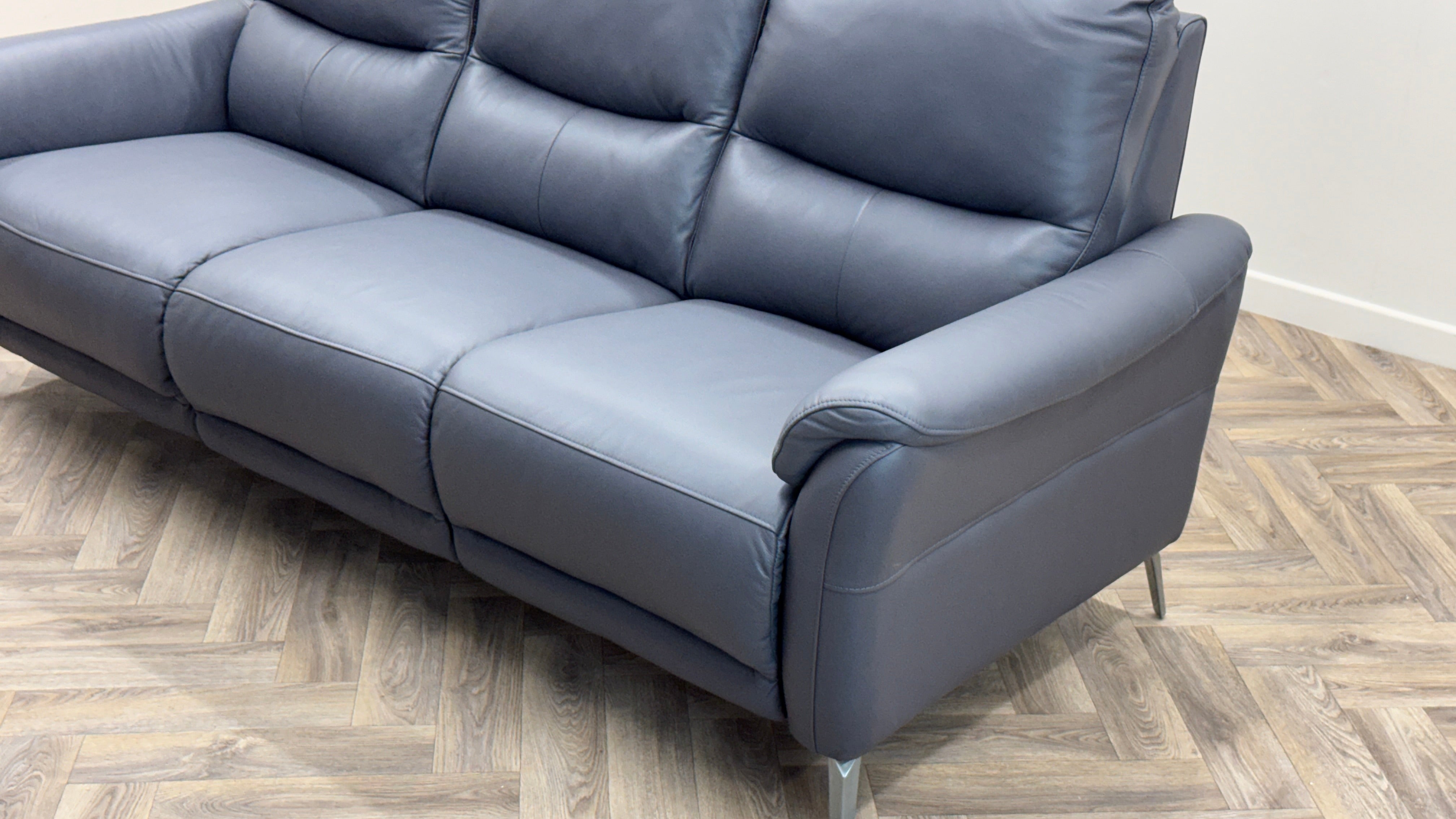 Furniture Village Clearance Sofa daytona Leather