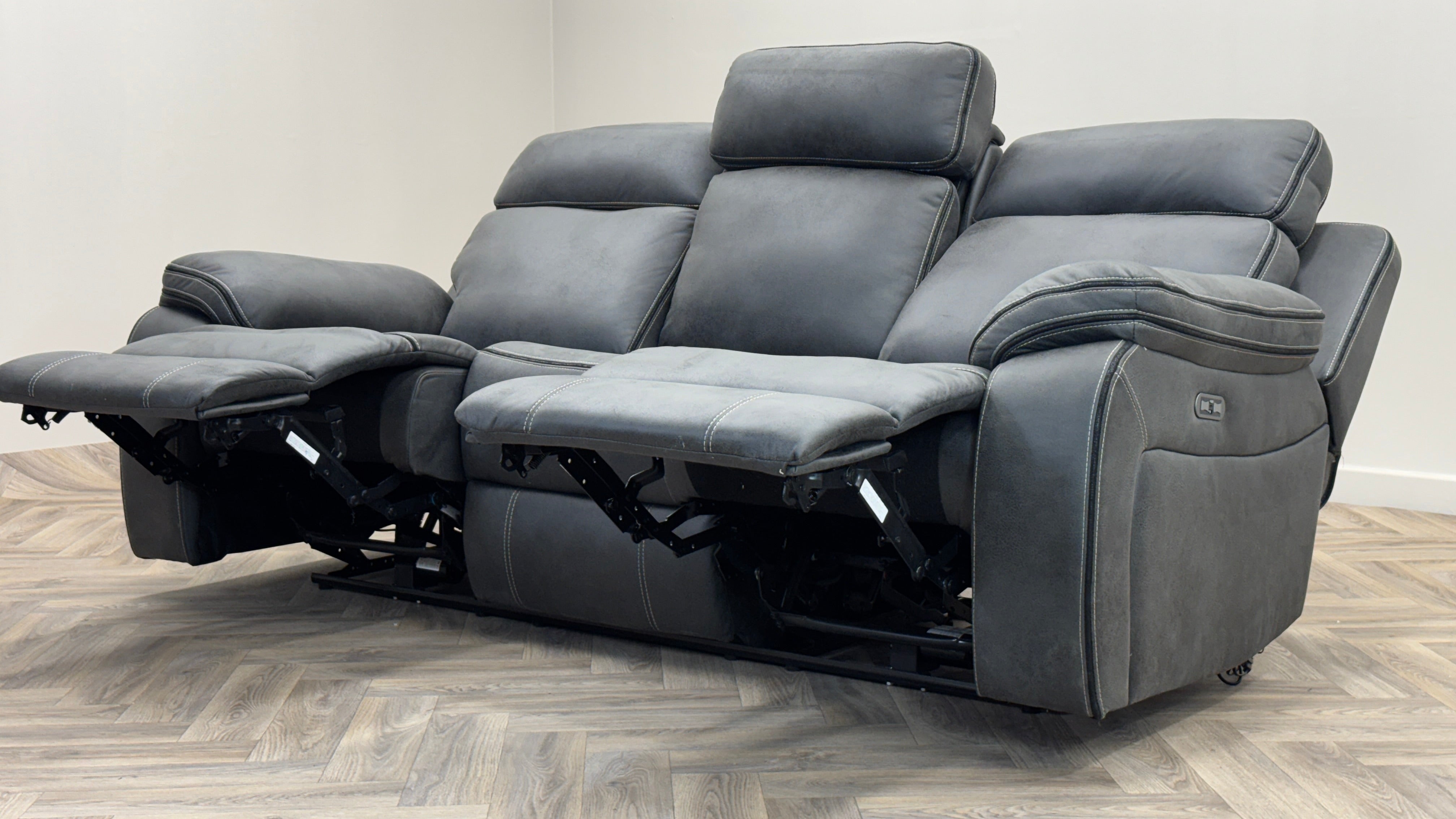 RECLINER SOFA SET