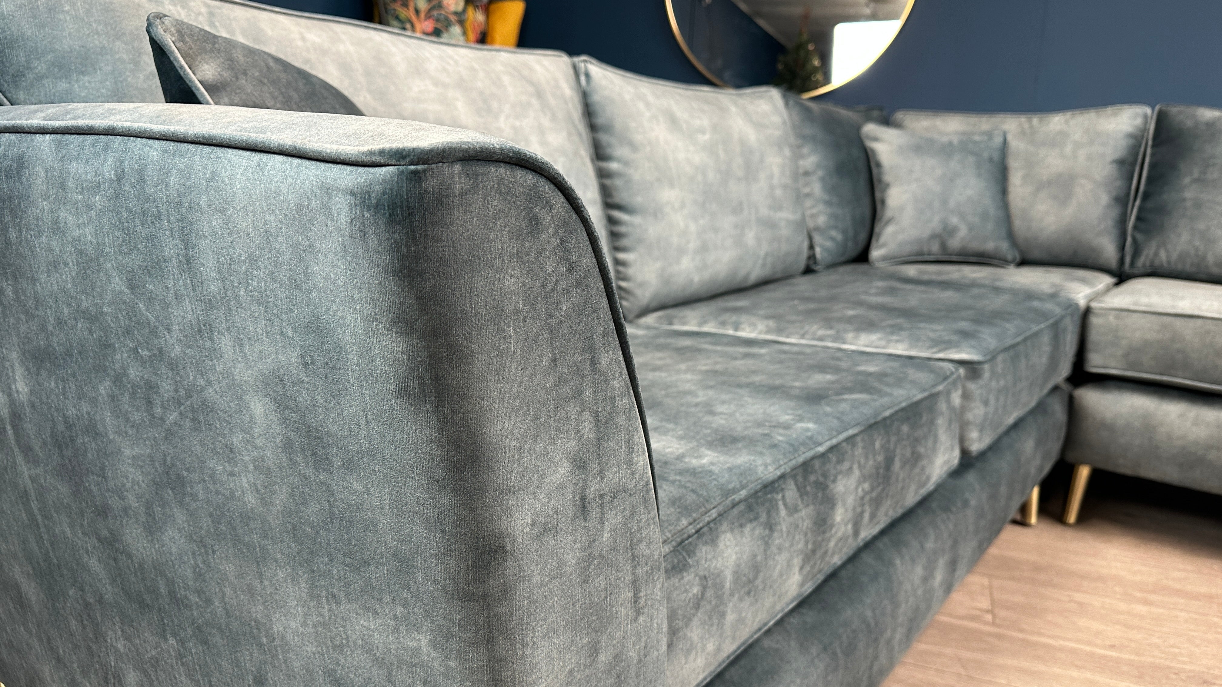 Aurora store sofa dfs